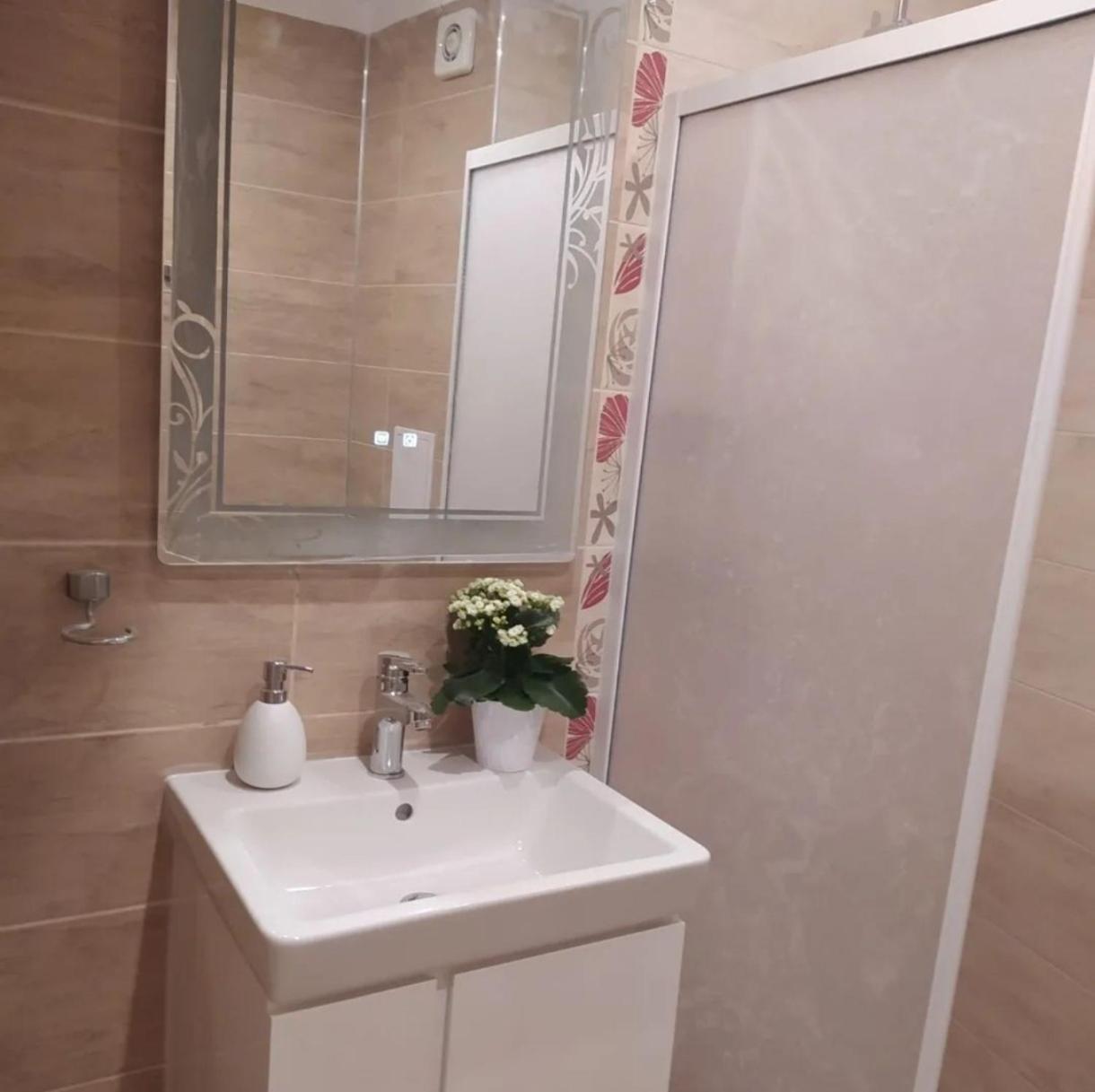 Art Apartment Kiril And Metodi Square Burgas Екстер'єр фото