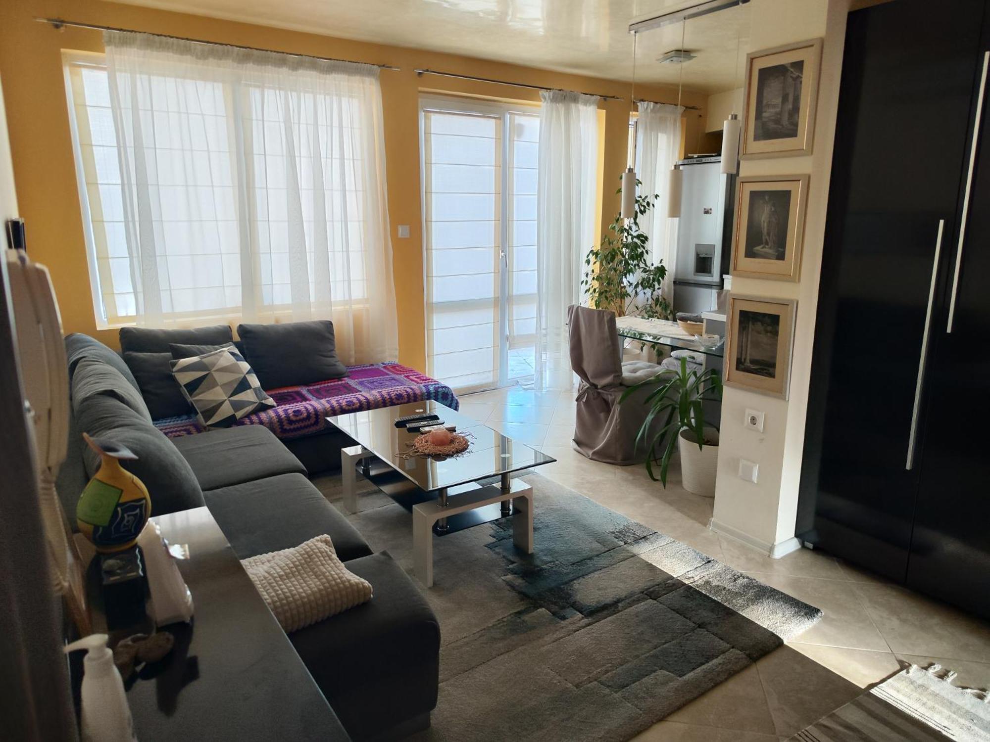 Art Apartment Kiril And Metodi Square Burgas Екстер'єр фото