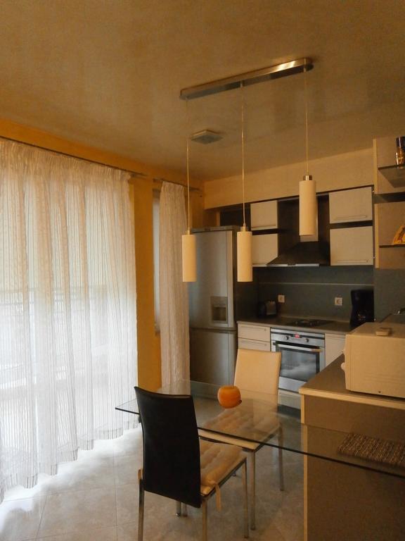 Art Apartment Kiril And Metodi Square Burgas Екстер'єр фото