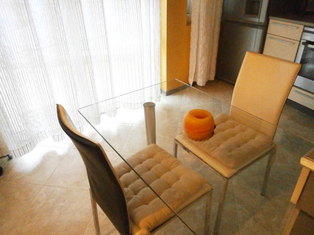 Art Apartment Kiril And Metodi Square Burgas Екстер'єр фото
