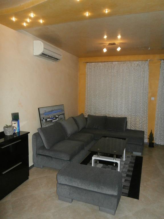 Art Apartment Kiril And Metodi Square Burgas Номер фото