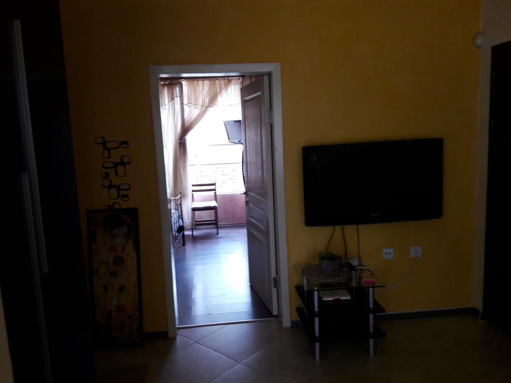 Art Apartment Kiril And Metodi Square Burgas Екстер'єр фото