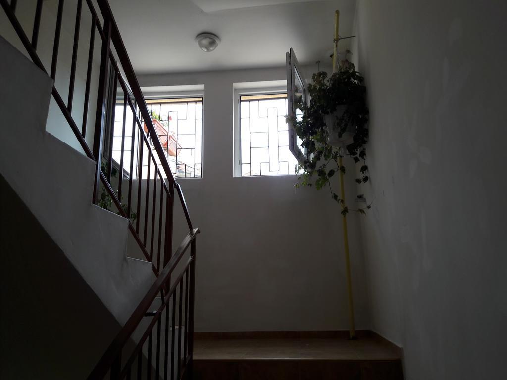 Art Apartment Kiril And Metodi Square Burgas Екстер'єр фото