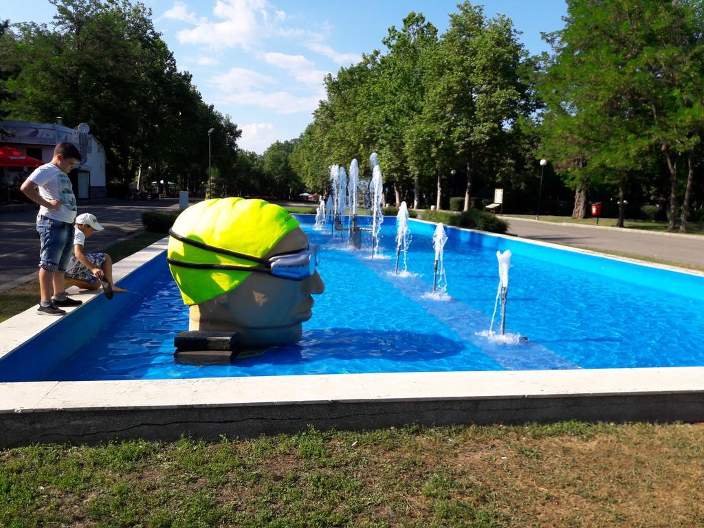 Art Apartment Kiril And Metodi Square Burgas Екстер'єр фото